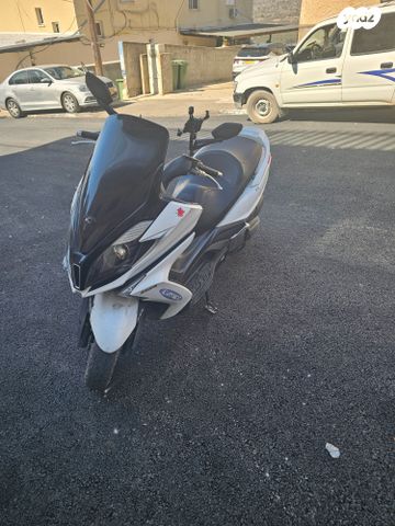 מודעת רכב קימקו דאון-טאון 250