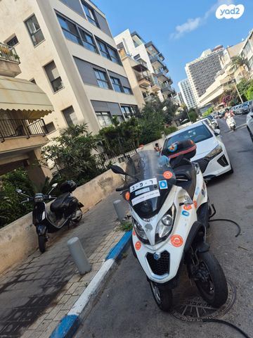 מודעת רכב פיאג'ו MP3 300