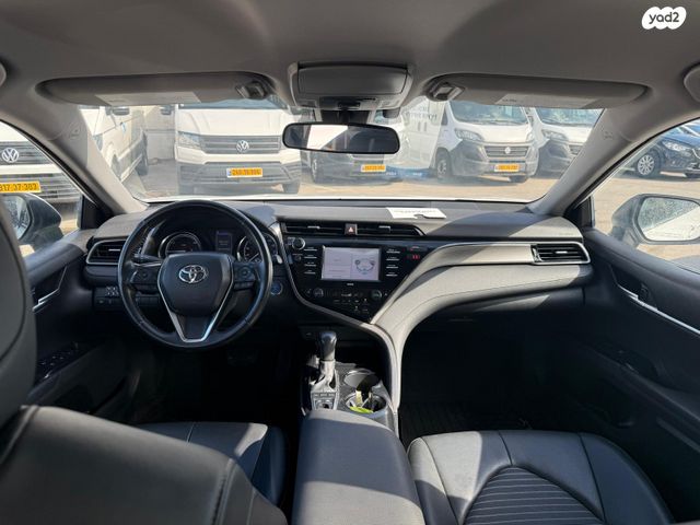 טויוטה קאמרי