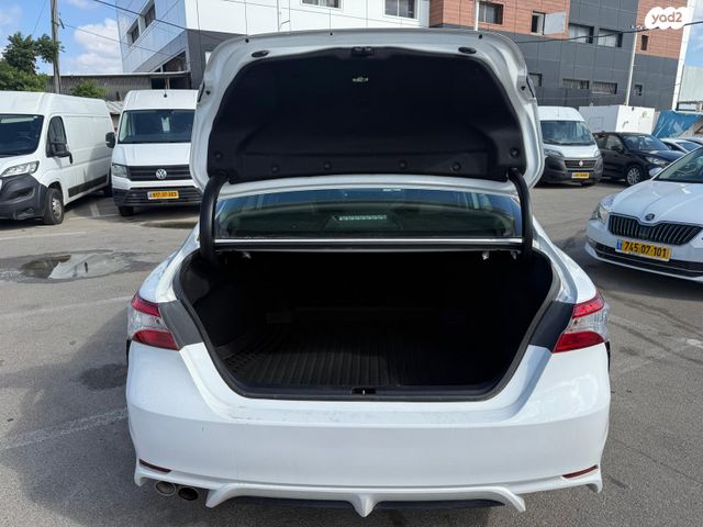 טויוטה קאמרי