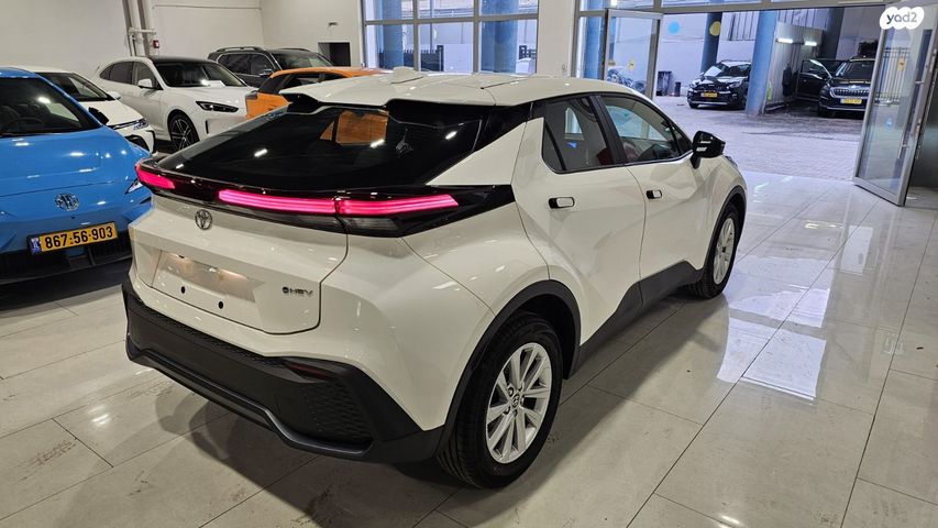 מודעת רכב טויוטה C-HR 2