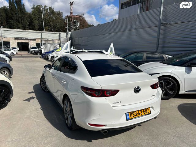 מאזדה 3