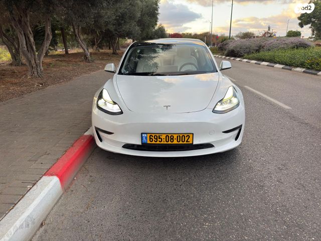 טסלה מודל 3