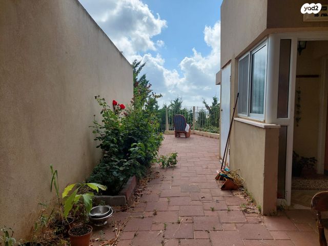 בית פרטי/ קוטג', ערוגות 18, אלון, כפר ורדים