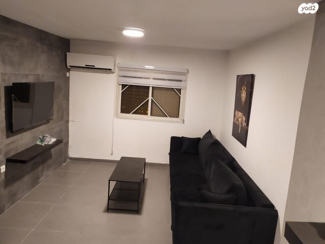 יציאת אירופה 8