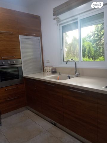 בית פרטי/ קוטג', הדבורנית 10, עין שרה, נהריה