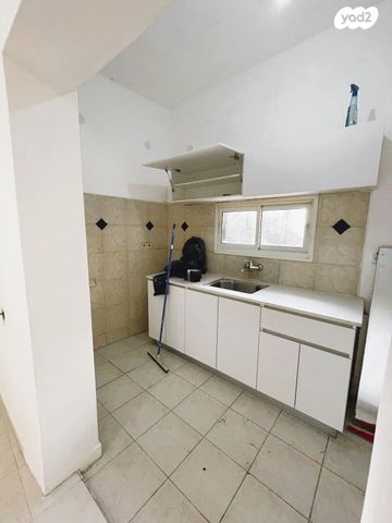 דירה, בן יהודה 6, הרצליה, חיפה