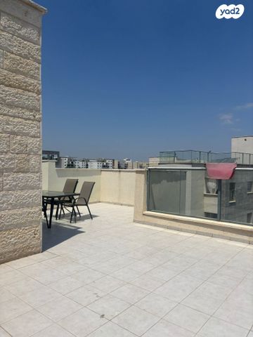 גג/ פנטהאוז, טופז 21, אבני חן, חריש