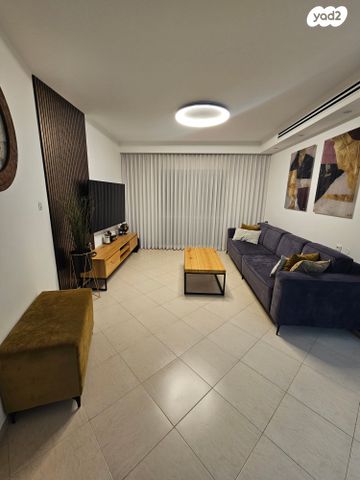 דירה, יהושע ייבין 13, נווה זאב, נאות אילן, באר שבע