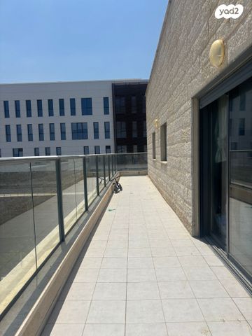 גג/ פנטהאוז, טופז 21, אבני חן, חריש