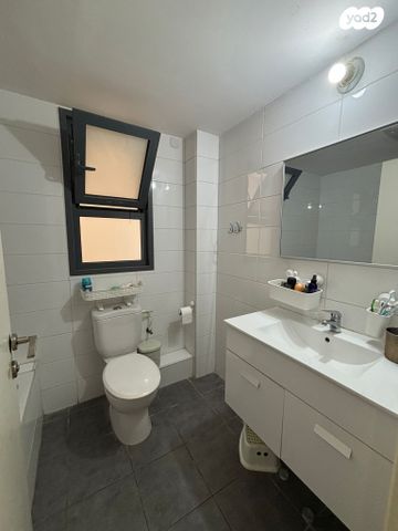 גג/ פנטהאוז, טופז 21, אבני חן, חריש