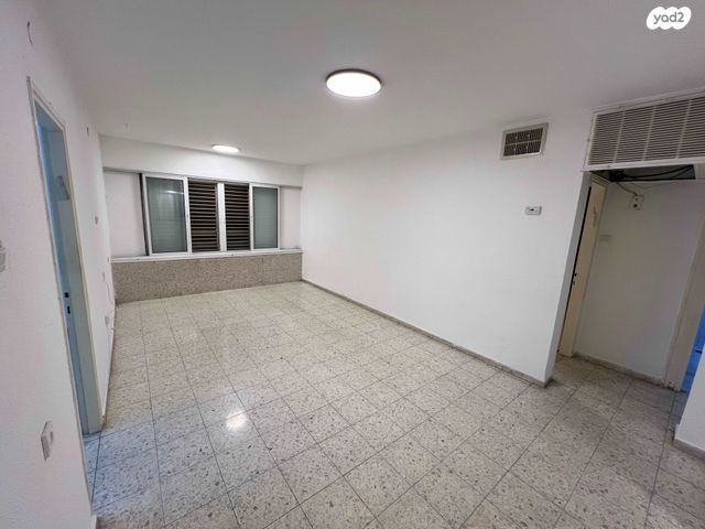 דרך משה דיין 24