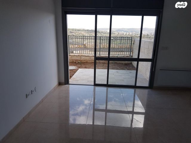 דירת גן, אנפה 5, סנסן, צור הדסה