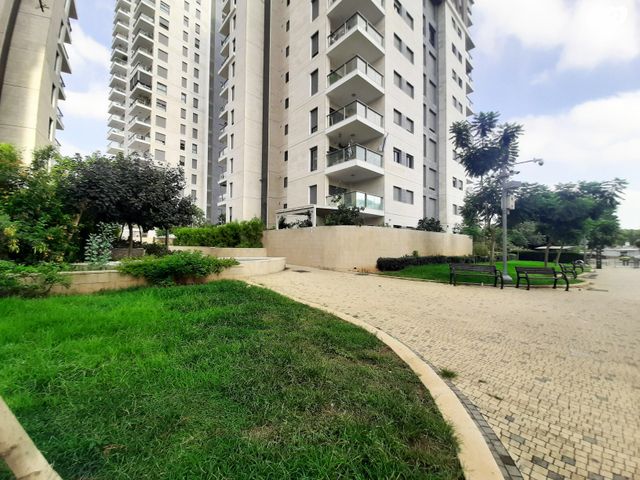 דירת גן, הרב יעקב טראב 4, עזרא, הארגזים, תל אביב יפו