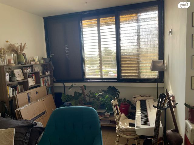 דירה, שפינוזה 9, שיכון גג, אזור