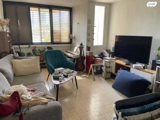 דירה, שפינוזה 9, שיכון גג, אזור