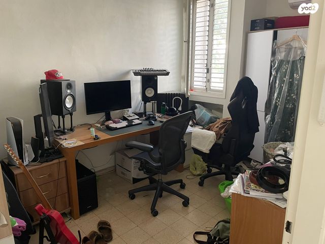 דירה, שפינוזה 9, שיכון גג, אזור