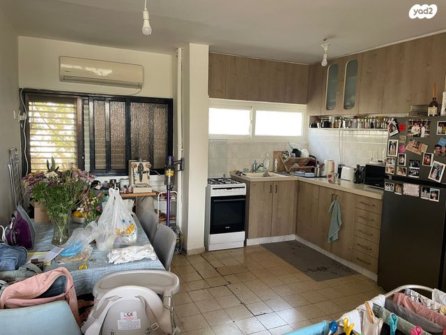 דירה, שפינוזה 9, שיכון גג, אזור