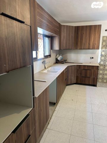 בית פרטי/ קוטג', הראשונים 1, מגדל, מגדל