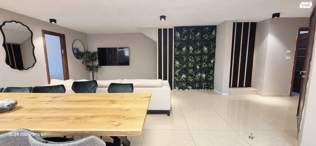 דירת גן, יקינטון 11, גבע בנימין, אדם - גבע בנימין