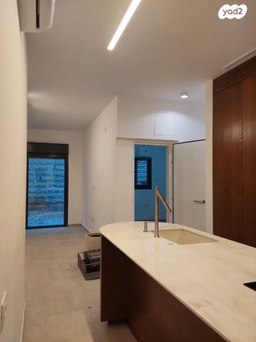 דירת גן, שדרות בן צבי 27, נחלאות, שערי חסד, ירושלים