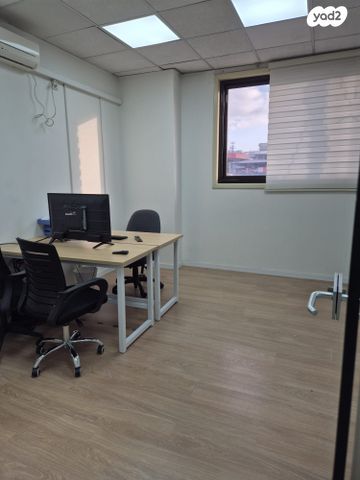 דרך זאב ז'בוטינסקי 100