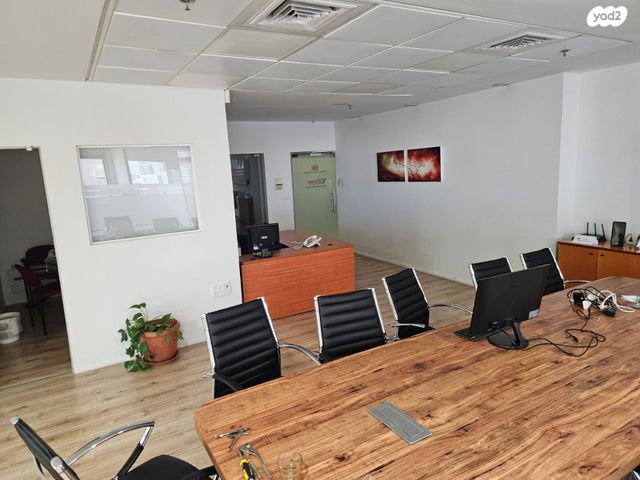 דרך מנחם בגין 7