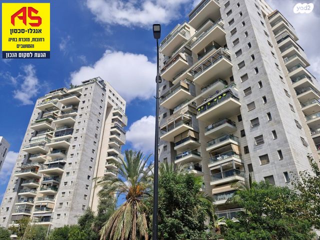 כללי, נתן אלתרמן, רחובות