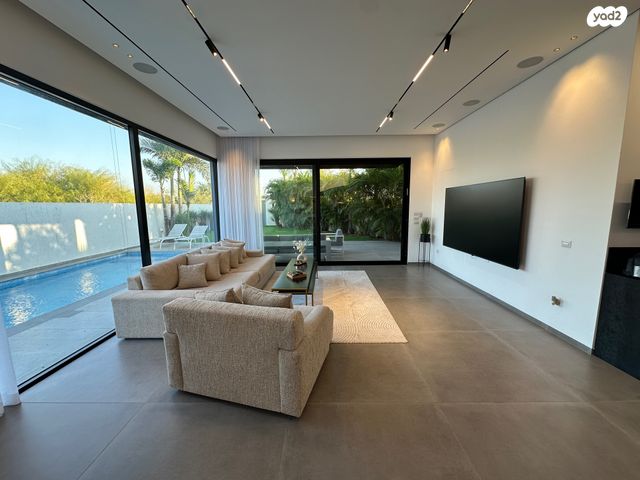 בית פרטי/ קוטג', שאר העיר, רחובות