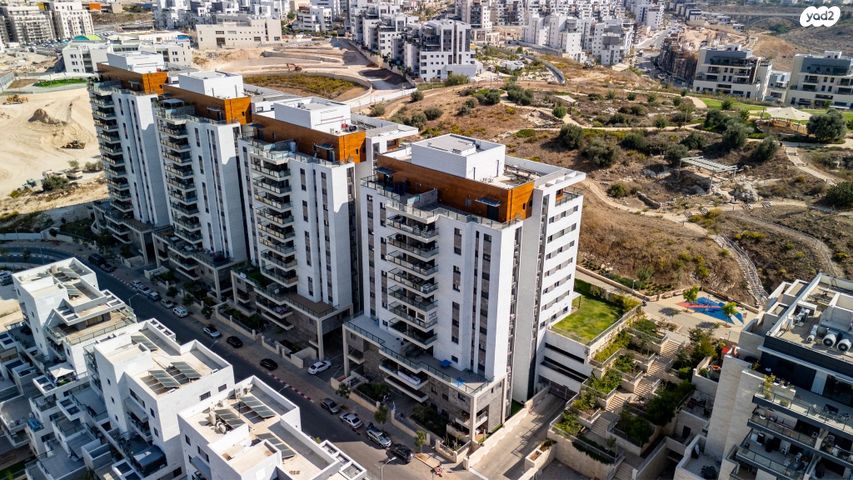 גג/ פנטהאוז, שמעון פרס, מורשת, מודיעין מכבים רעות