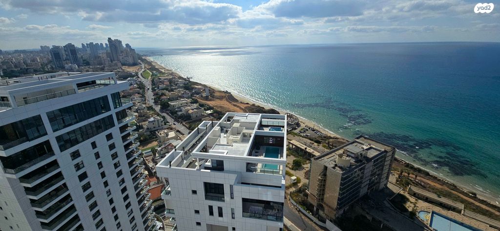 גג/ פנטהאוז, אלמוג 1, חוף הזהב, נתניה