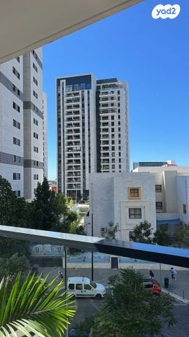 דירה, יעקב תמרי, חצרות המושבה, רחובות