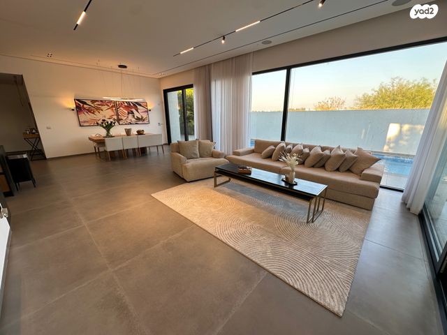 בית פרטי/ קוטג', שאר העיר, רחובות