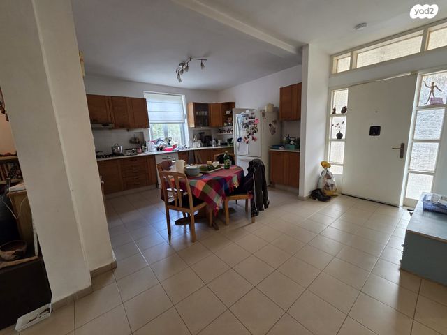 דו משפחתי, יל"ג, סלע, רחובות