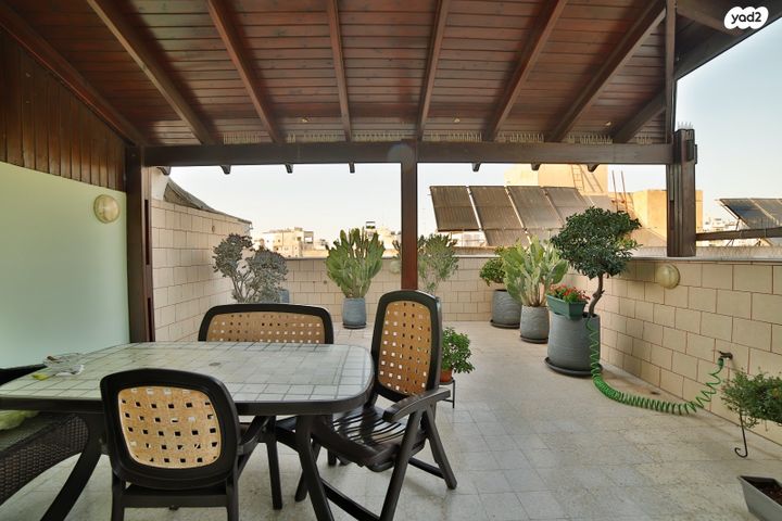 גג/ פנטהאוז, יהושע רבינוביץ, בן גוריון, חולון