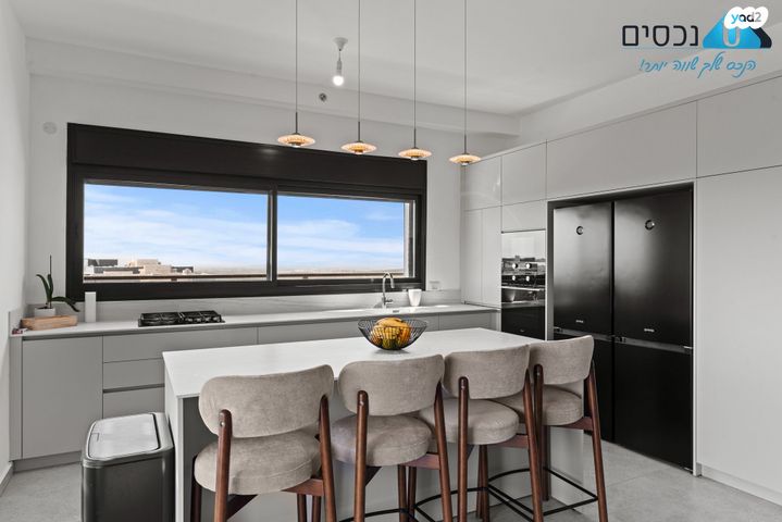 גג/ פנטהאוז, שמעון פרס, מורשת, מודיעין מכבים רעות