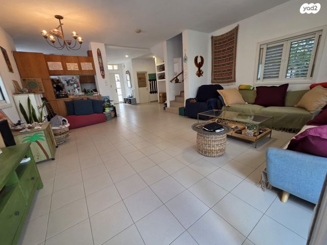 דו משפחתי, יל"ג, סלע, רחובות