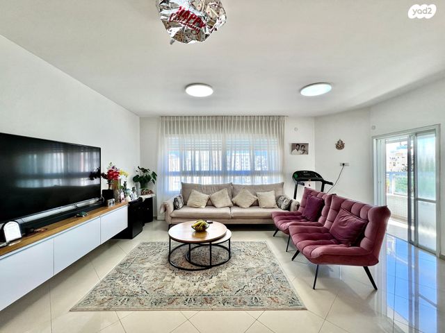 דירה, הרב הרצוג 20, צפון מערב מרכז העיר, נתניה