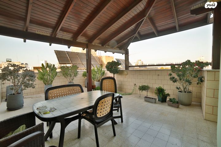 גג/ פנטהאוז, יהושע רבינוביץ, בן גוריון, חולון