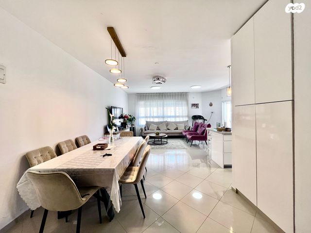 דירה, הרב הרצוג 20, צפון מערב מרכז העיר, נתניה