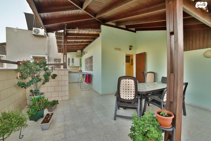 גג/ פנטהאוז, יהושע רבינוביץ, בן גוריון, חולון