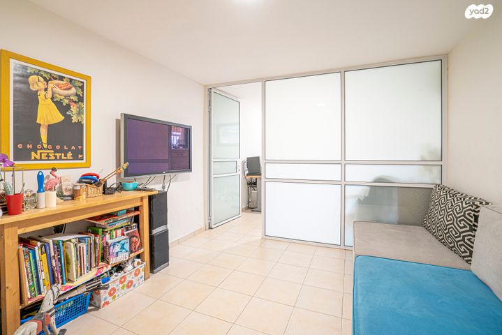 דו משפחתי, אלכסנדר פן, הוד השרון