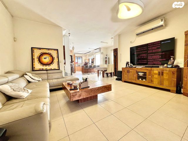 בית פרטי/ קוטג', גני מנחם, באר יעקב