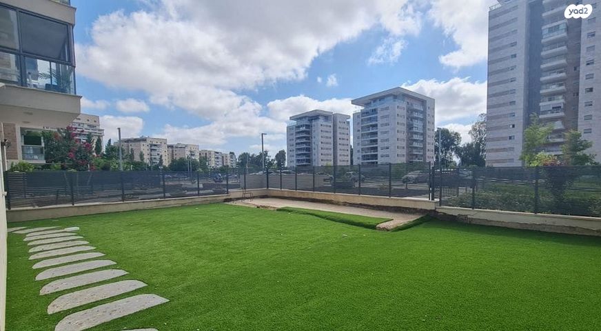 דירת גן, סשה ארגוב, עכו