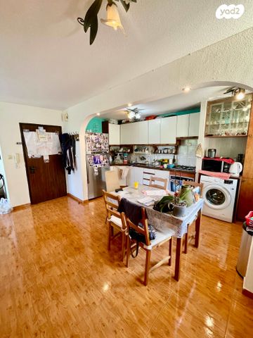 דירה, הרב לוי 15, רמת הנשיא, בת ים