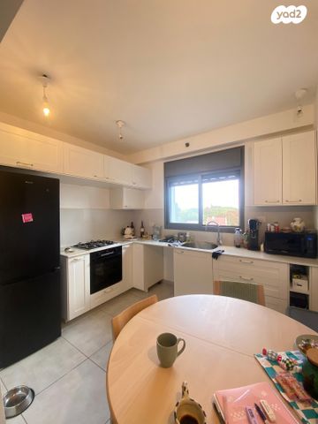 דירה, כפר סבא