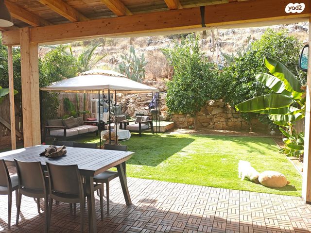 דו משפחתי, בית אריה / עופרים