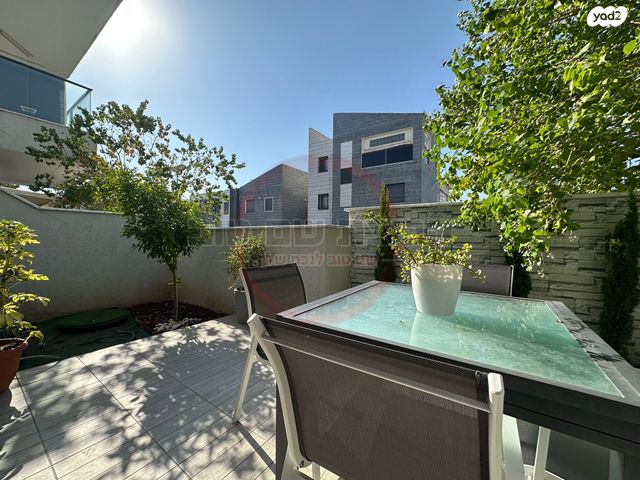 דירת גן, יצחק שמיר, עפולה הצעירה, עפולה