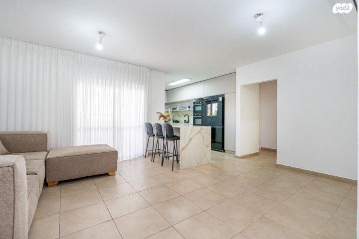 דירה, שדרות דוד המלך, אורות, אור עקיבא