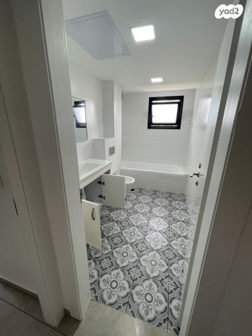 דירת גן, עיר היין, אשקלון